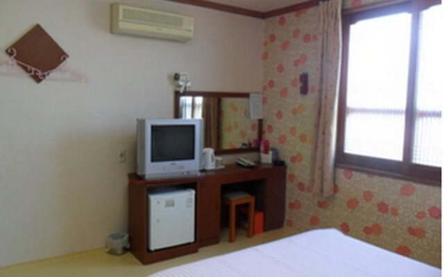 Goodstay Equus Motel