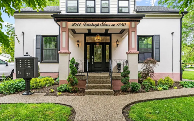 Private Studio Apartment in Burlington - U5