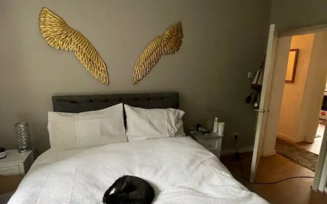Cosy & Chic 1BD Flat - 6 Minutes to Notting Hill!