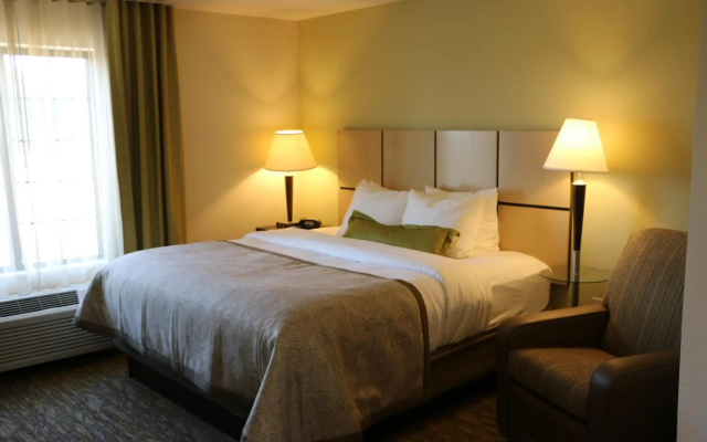 Candlewood Suites Bloomington by IHG