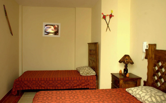 LYNIK La Casa de Blanca