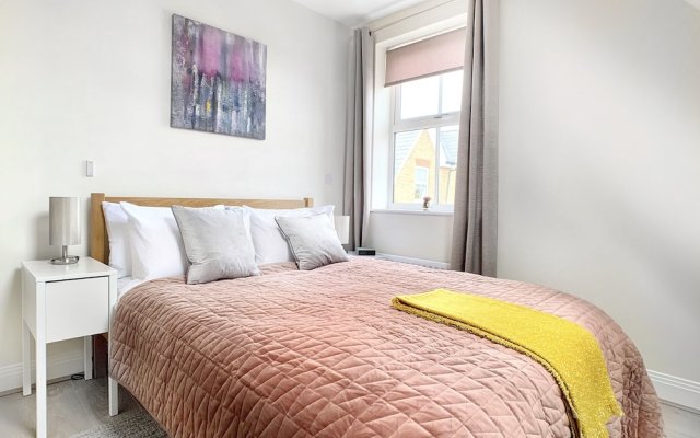 Greenwich Court Modern Windsor 1 Bed Flat, With Gated Allocated Parking.
