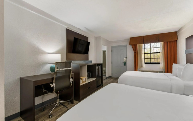 Quality Inn & Suites Airport