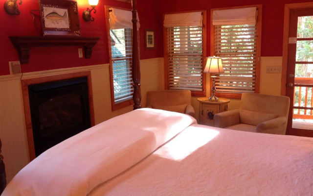 Elliott House Boutique Inn