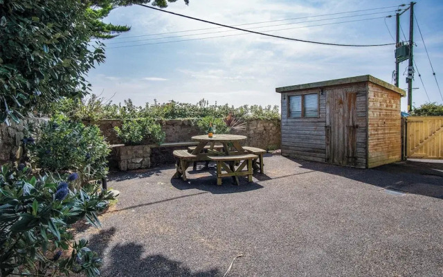 Lundy Lodge 1 Bedroom Annex Rhossili