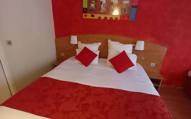 Kyriad Nimes Ouest