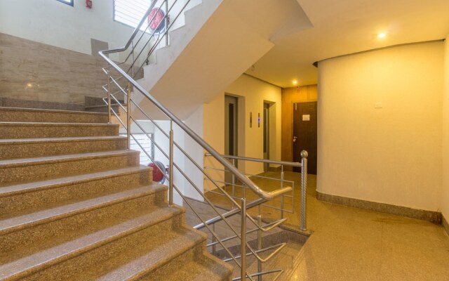 OYO 5332 Hotel Parnil Palace 1