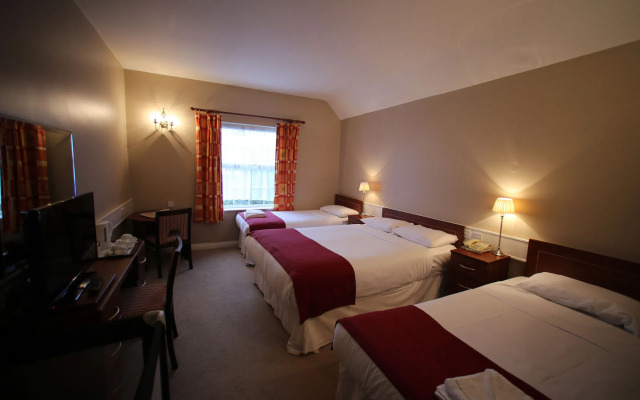 Woodford Dolmen Hotel