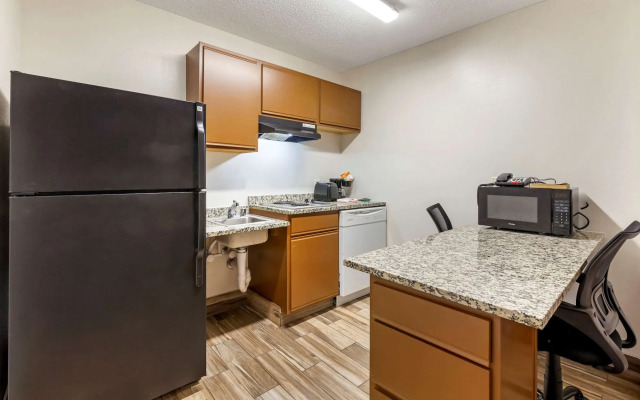 MainStay Suites Dubuque at Hwy 20