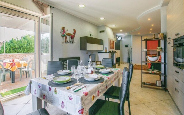 Beautiful Apartment in Bari With 3 Bedrooms and Wifi