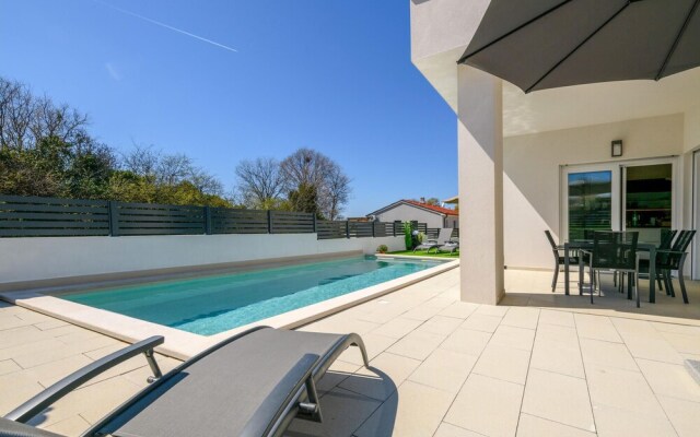 Amazing Home in Peroj With Wifi and 3 Bedrooms