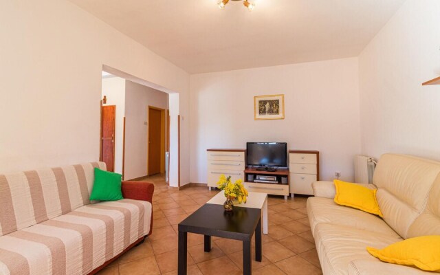 Nice Apartment in Pula With Wifi and 2 Bedrooms