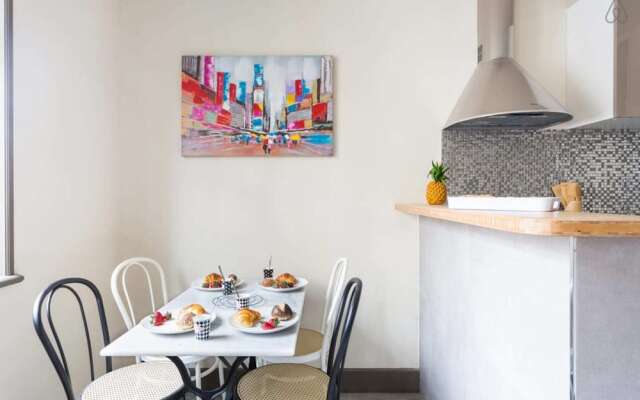 Bright Renovated Parisian Apartment