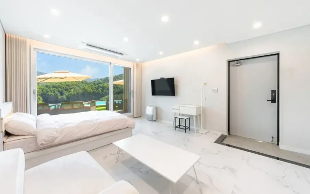 Gapyeong Staysumok Pool Villa Pension