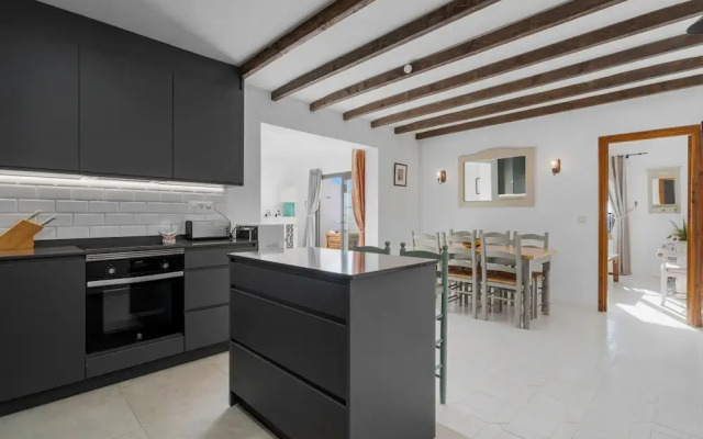 Apartment With Roof Terrace and Pool - Ref 129