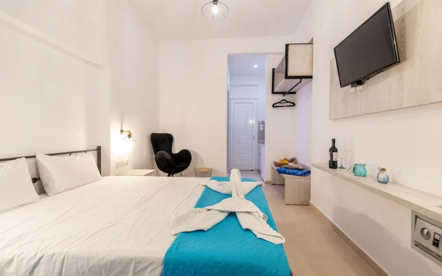 Stay Helios - Aparts & Pool Suites