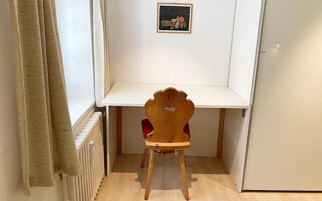 Dachwohnung im Alpenstil, 60m2 für 2P, mit Garage BM186