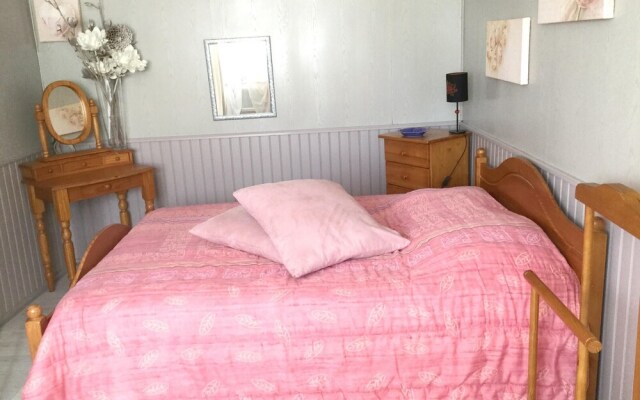 House With 2 Bedrooms in Saint-pierre-d'oléron, With Enclosed Garden a