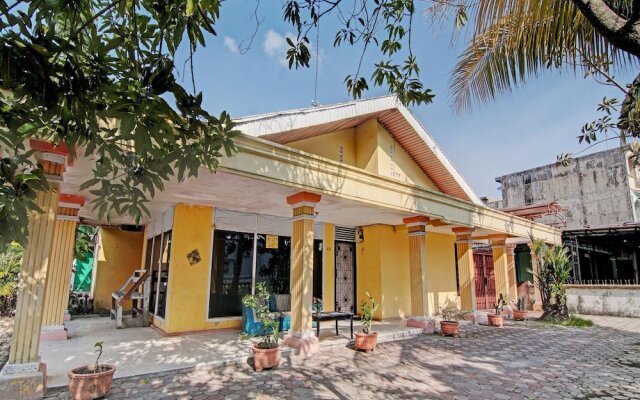 SPOT ON 92914 Meranti HomestayNearJembatan Siak