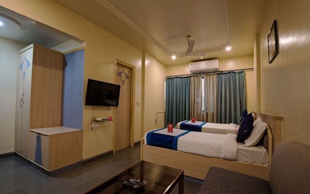 OYO 9739 Hotel Ratnalok