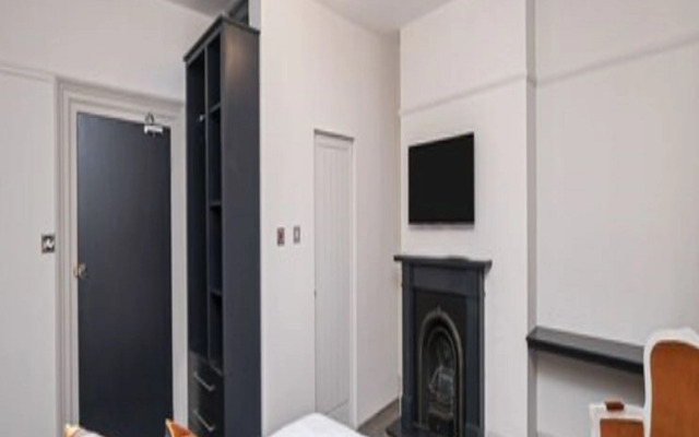 Pages Hotel  Guesthouse