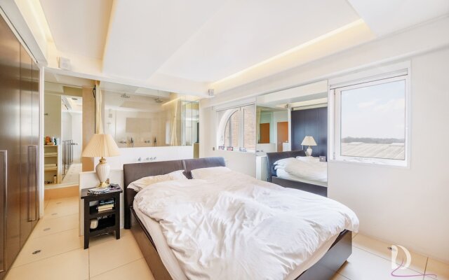 Beautiful 1 Bed on the River