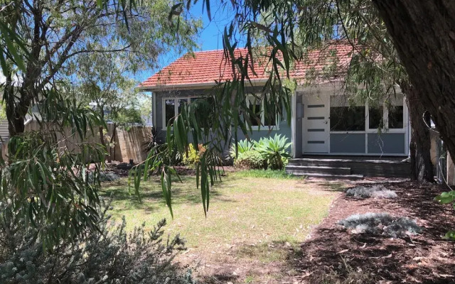Barefoot Beach Cottage
