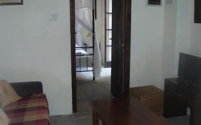 Vrakas House