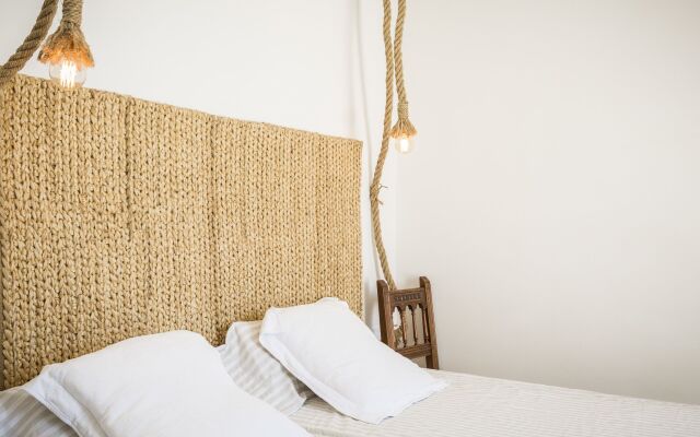 Residence by G Villa Calicant