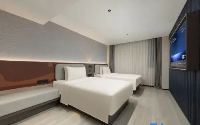 Guangzhou Yuexiu Yangji Subway Station QingJu Hotel