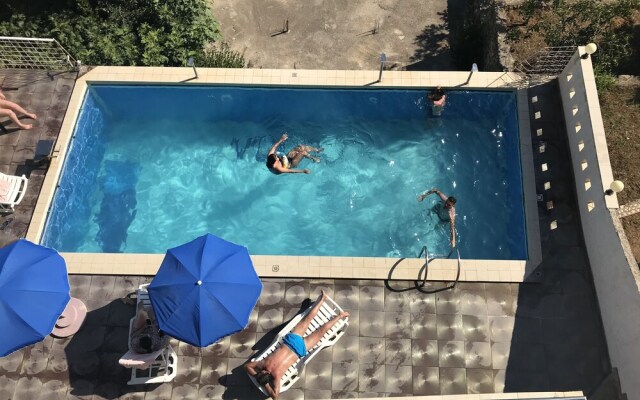 Apartments & Rooms Rozana
