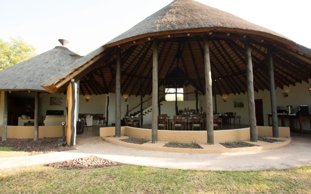 Mopane Bush Lodge