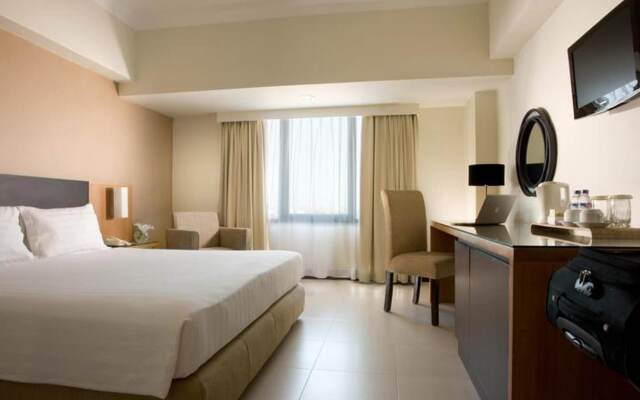 Hotel Santika Pandegiling Surabaya