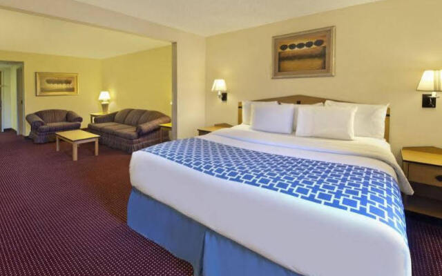 Red Lion Inn & Suites Denver Airport