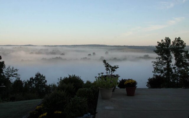 Riverfront Arkansas Retreat Near Fishing & Hiking!