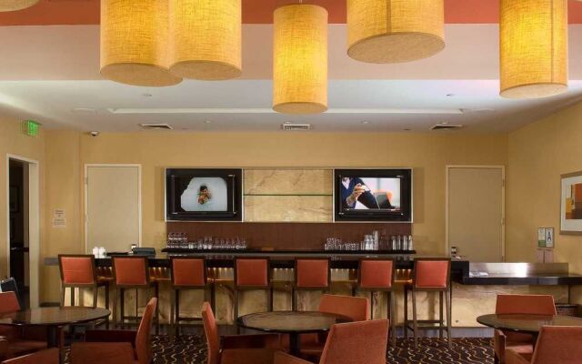 Courtyard by Marriott Los Angeles - Sherman Oaks