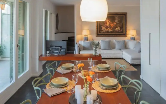 Besana 9 On the Lake - Private Garden & Parking by Rent all Como