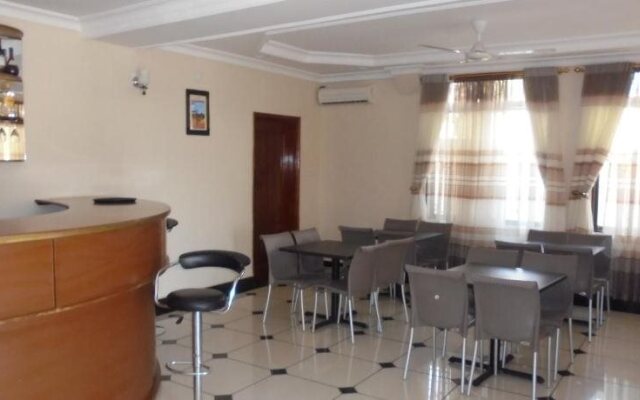 Royal Residence Hotel