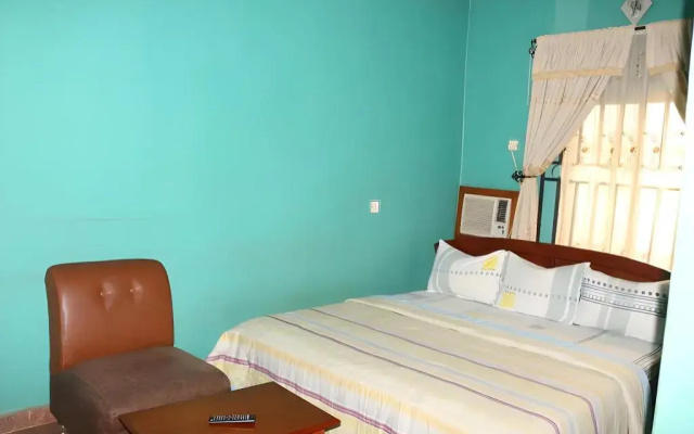 Green Park Hotel and Suites