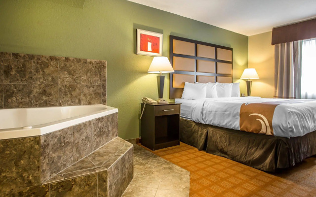 Quality Inn & Suites Marinette