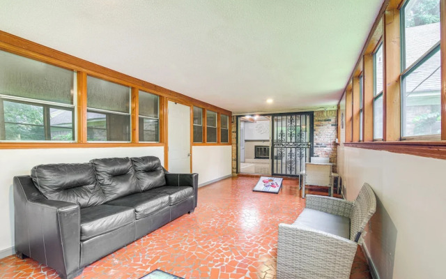 Walk to Graceland: Spacious Memphis Home!