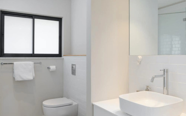 New 4BR Penthouse steps to the beach by HolyGuest