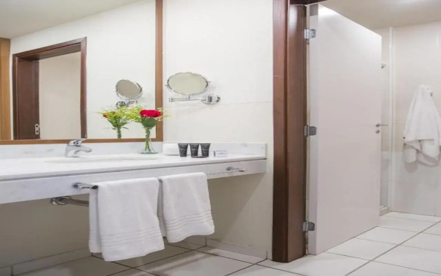 Astron Hotel Bauru by Nobile