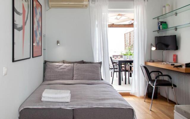 Homz AH02 Kolonaki Penthouse Studio