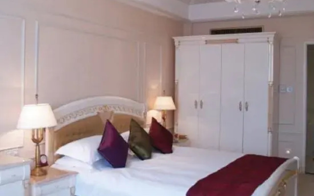 Jiashan Hotel