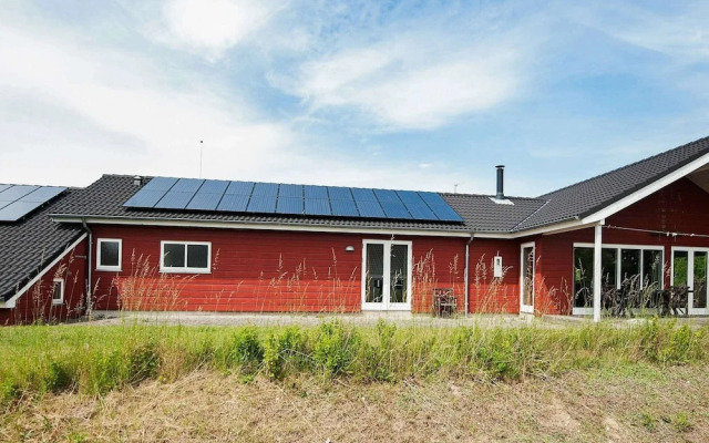 Rustic Holiday Home in Ebeltoft with Hot Tub