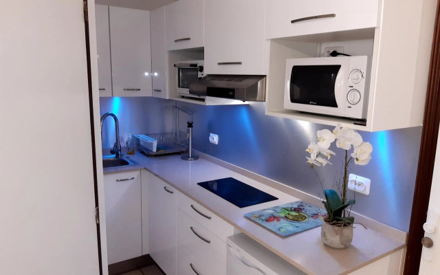 Studio Climatisé - Piscine-Plage - 1 à 2 personnes