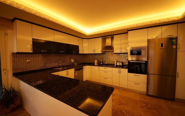 Villa Montana by Akdenizvillam