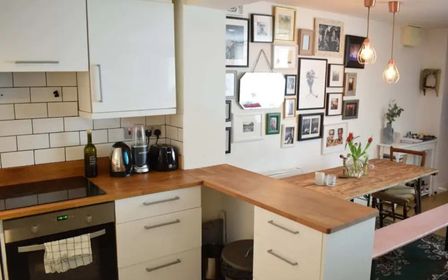 Shepherd's Bush 1 Bedroom Apartment