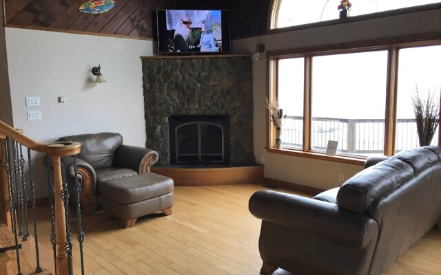 Mountain Lake Paradise